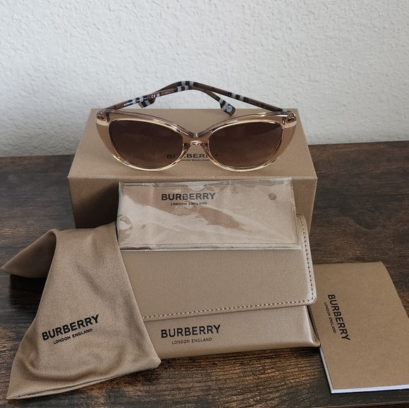 Burberry Cat Eye Nova Check Frame Sunglasses - Picture 10 of 11